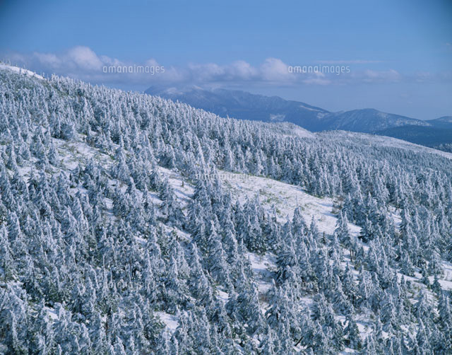 阿寒湖畔の雌阿寒岳 阿寒町 北海道
(c)KATSUHIRO YAMANASHI/SEBUN PHOTO