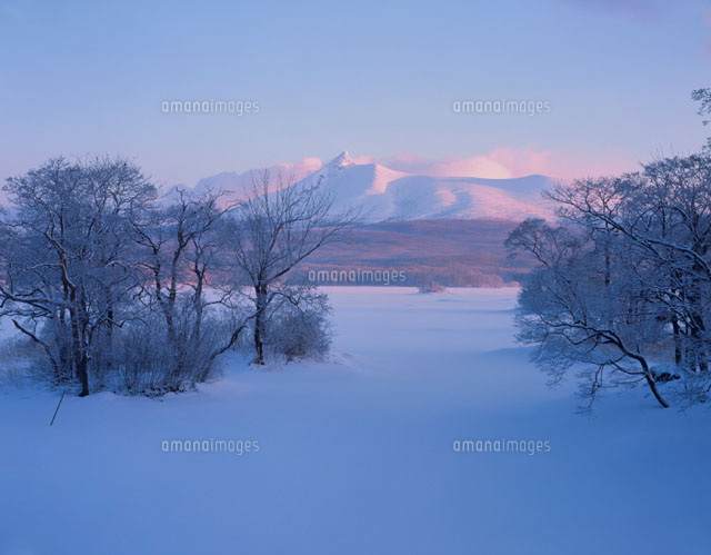 朝の大沼と駒ヶ岳 大沼公園 北海道
(c)KATSUHIRO YAMANASHI/SEBUN PHOTO