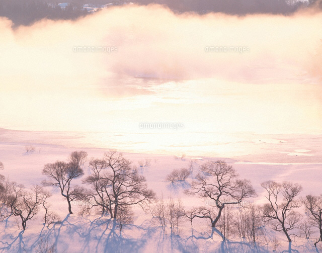 朝の小野川湖 裏磐梯 福島県
(c)KATSUHIRO YAMANASHI/SEBUN PHOTO