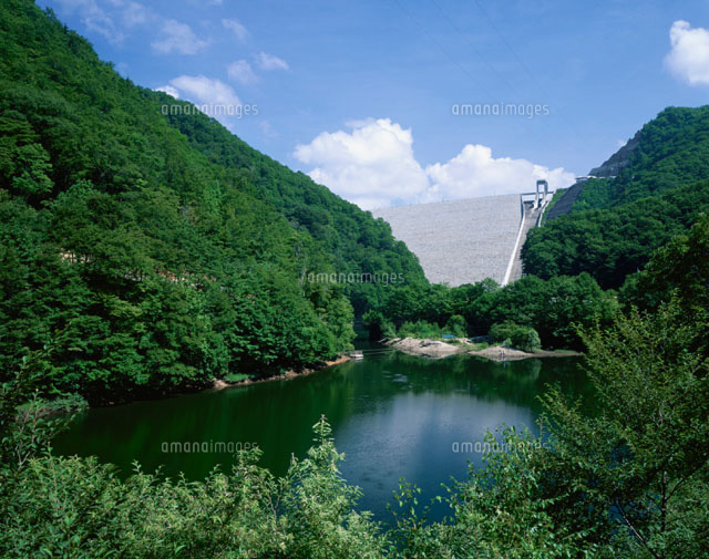 洞元湖と奈良俣ダム 水上町 群馬県
(c)KATSUHIRO YAMANASHI/SEBUN PHOTO