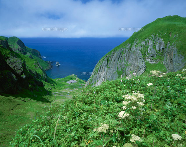桃岩と猫岩 礼文町 北海道
(c)KATSUHIRO YAMANASHI/SEBUN PHOTO