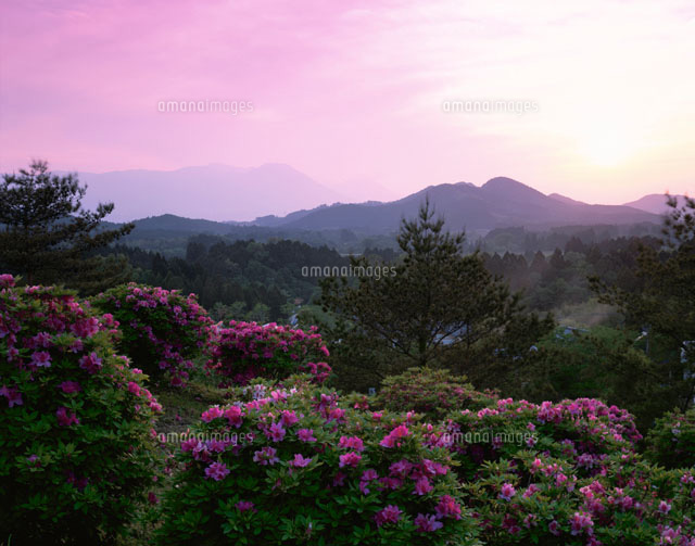 霧島連山夕景 宮崎県
(c)KATSUHIRO YAMANASHI/SEBUN PHOTO