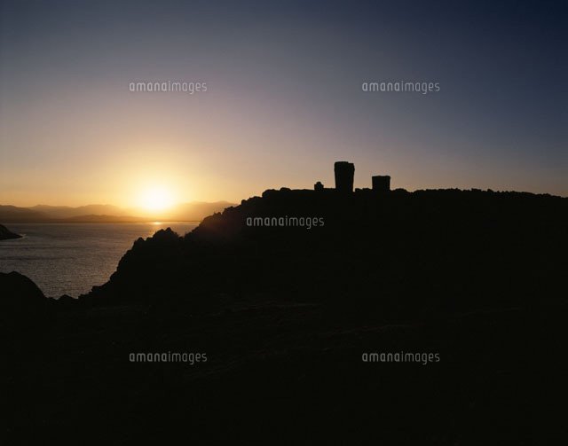 シルスタニ遺跡の夕景 チチカカ湖周辺 ペルー
(c)ART YES CO.LTD/SEBUN PHOTO