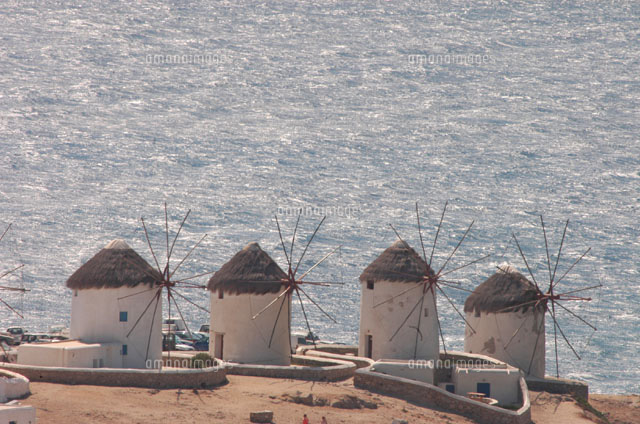 ミコノス島の風車と海の風景 エーゲ海 ギリシャ
(c)ART YES CO.LTD/SEBUN PHOTO
