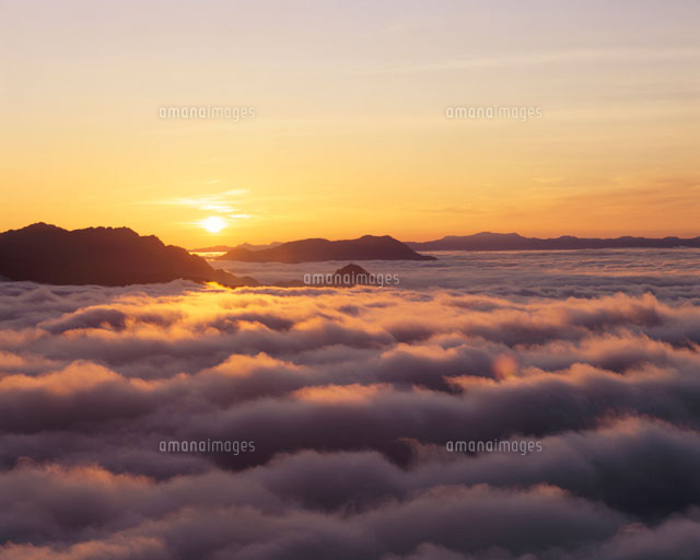 雲海と日の出 長野県
(c)TAKASHI AKIMOTO/SEBUN PHOTO