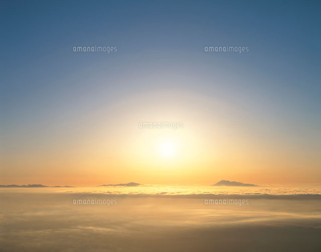 唐松岳より雲海と太陽 長野県
(c)TAKASHI AKIMOTO/SEBUN PHOTO