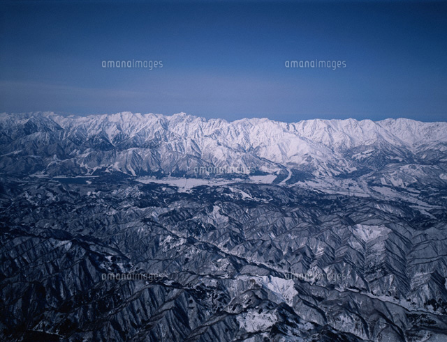 冬の北アルプスの空撮 長野県
(c)TAKASHI AKIMOTO/SEBUN PHOTO