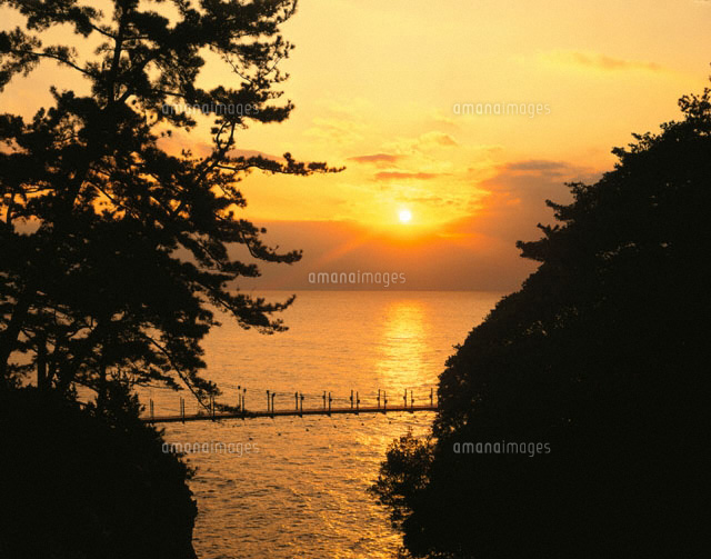 城ケ崎海岸の日の出 静岡県
(c)TSUTAE ICHIKAWA/SEBUN PHOTO