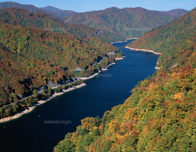 紅葉の奥只見湖 新潟県
(c)TSUTAE ICHIKAWA/SEBUN PHOTO