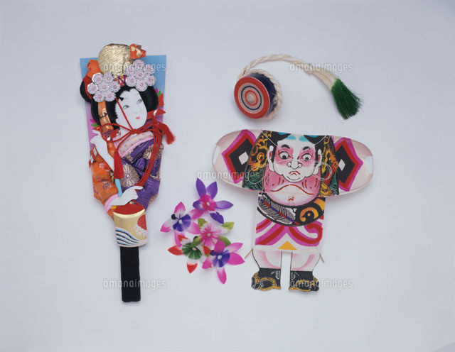 正月イメージ(羽子板・羽根・凧・コマなど)
(c)TETSUO SAYAMA/SEBUN PHOTO