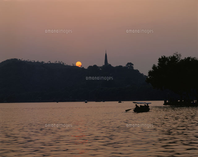 夕照の西湖 杭州市 浙江州 中国
(c)TETSUO SAYAMA/SEBUN PHOTO