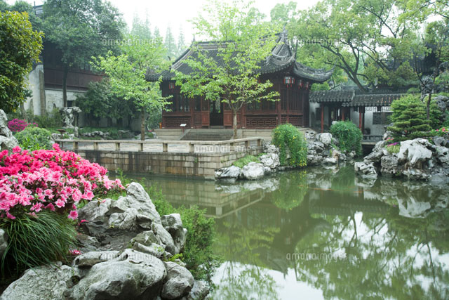 春のツツジ咲く豫園庭園
(c)TETSUO SAYAMA/SEBUN PHOTO
