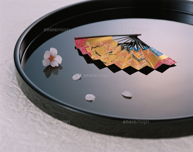扇子と桜
(c)KAZUTAKA WATANABE/SEBUN PHOTO