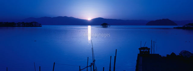 琵琶湖の夕景
(c)AKIRA KAEDE/SEBUN PHOTO