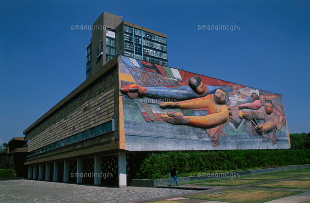 牧師館の外壁画
(c)LUCIO RUIZ PASTOR/SEBUN PHOTO