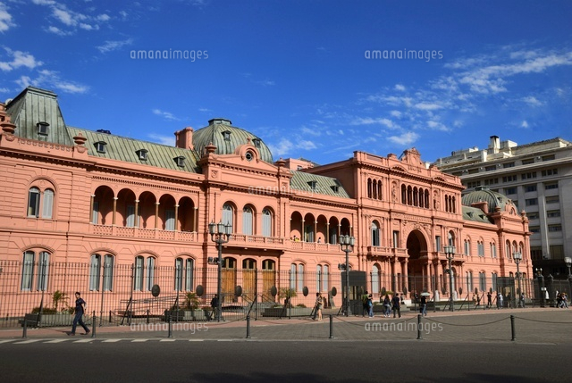 La Casa Rosada, in Plaza de Mayo (May Square)
(c)LUCIO RUIZ PASTOR/SEBUN PHOTO