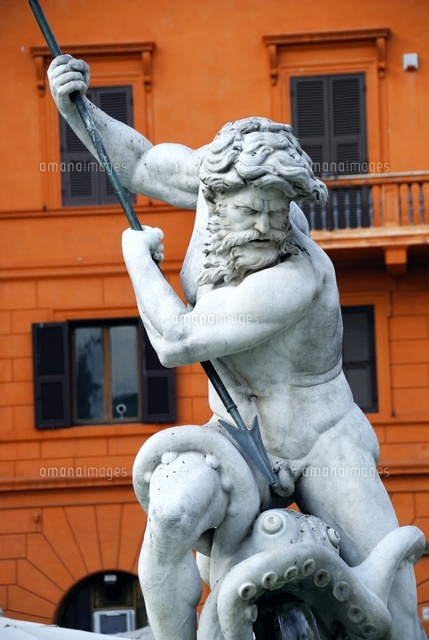 Piazza Navona, Neptune fountain
(c)LUCIO RUIZ PASTOR/SEBUN PHOTO