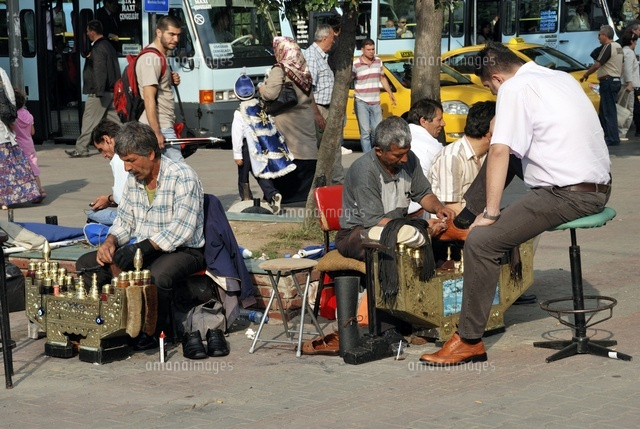 Shoeshine boy
(c)LUCIO RUIZ PASTOR/SEBUN PHOTO
