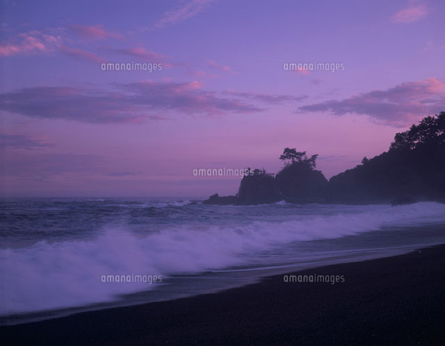 桂浜の波の夕景 高知市 高知県
(c)YOSHIO SHINKAI/SEBUN PHOTO