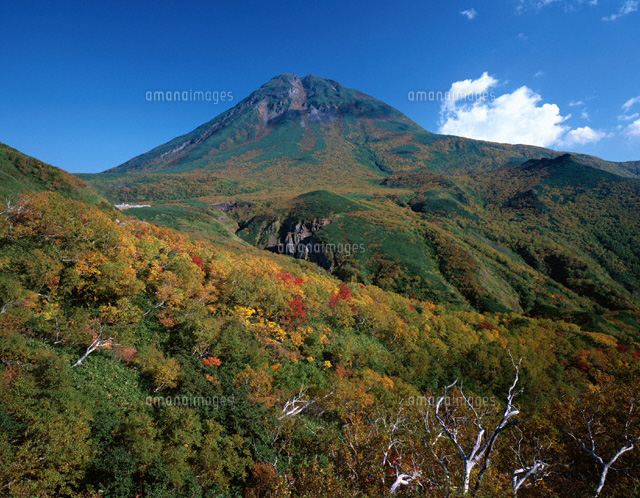 知床峠と羅臼岳 北海道
(c)YOSHIO SHINKAI/SEBUN PHOTO
