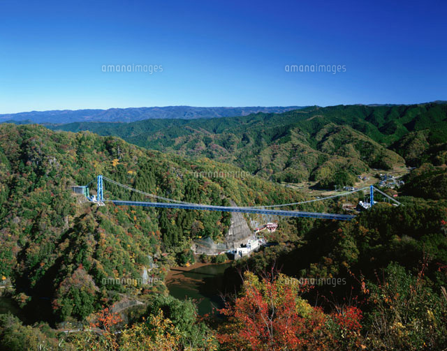 秋の竜神大吊り橋
(c)YOSHIO SHINKAI/SEBUN PHOTO