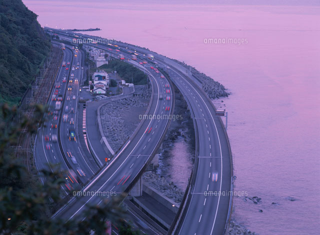 東名高速道の夕景
(c)YOSHIO SHINKAI/SEBUN PHOTO