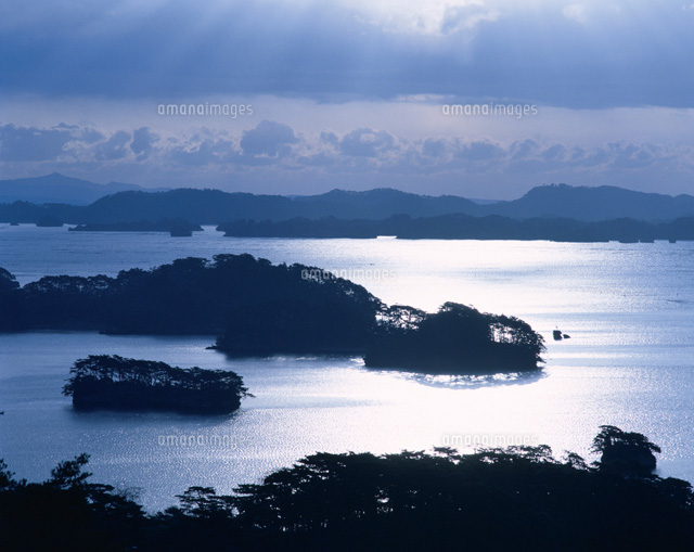 松島の輝く海
(c)YOSHIO SHINKAI/SEBUN PHOTO