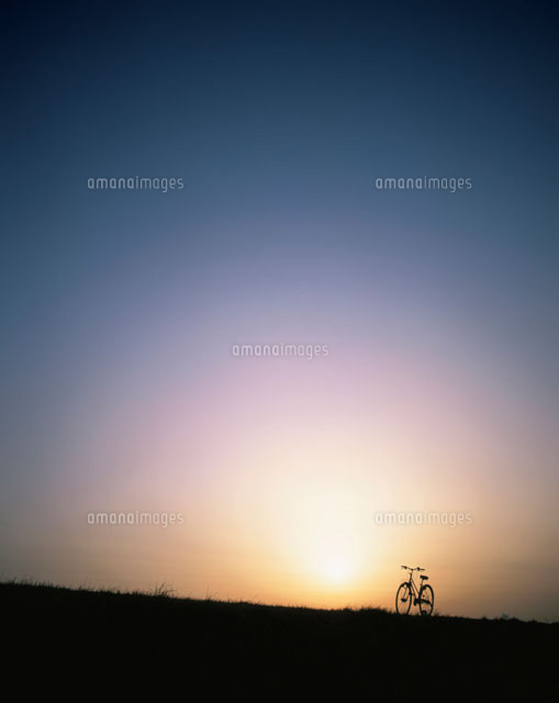 自転車と土手
(c)YOSHIO SHINKAI/orion