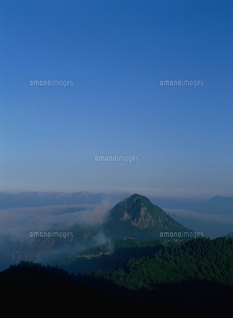 朝の笠ヶ岳と雲海
(c)YOSHIO SHINKAI/SEBUN PHOTO