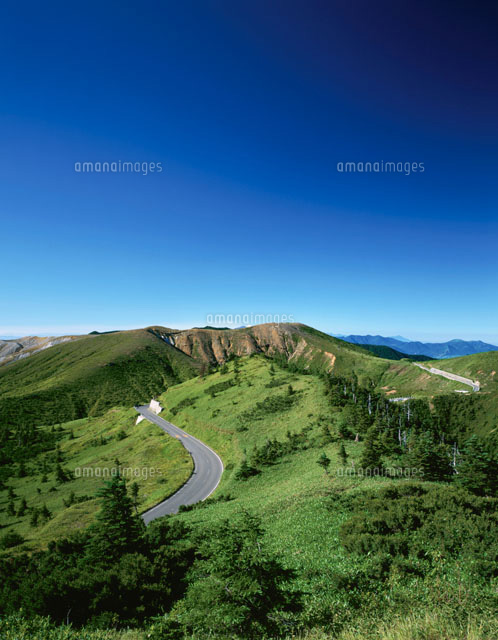 草津白根山と志賀草津道路
(c)YOSHIO SHINKAI/SEBUN PHOTO