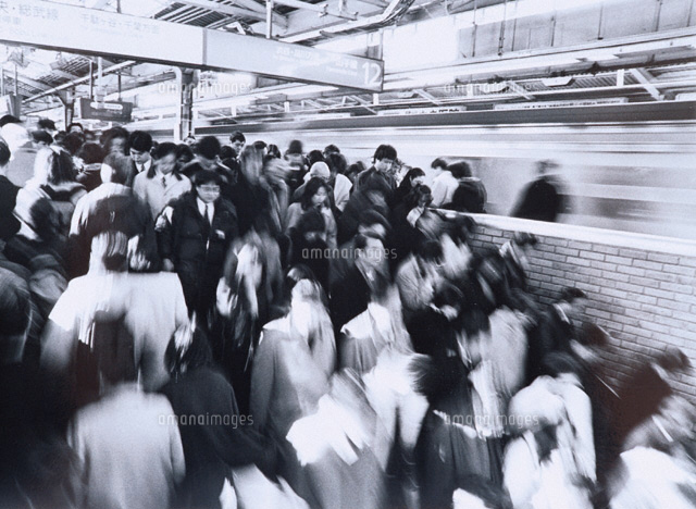 駅のラッシュの通勤風景 B/W
(c)YASUO ISHIHARA/orion