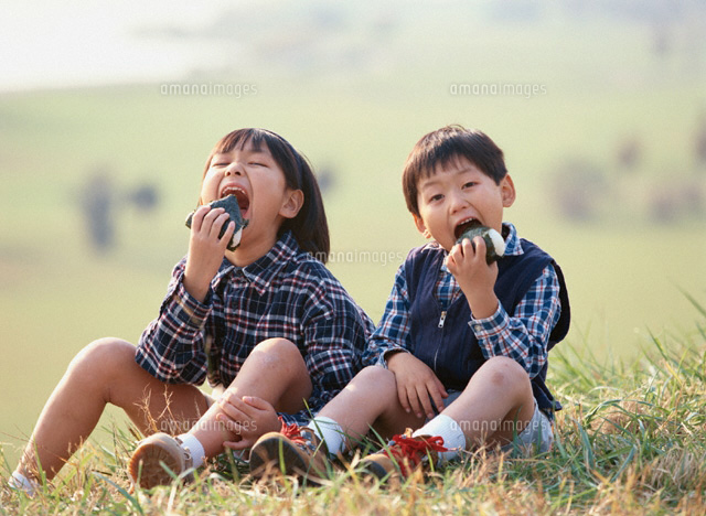 日本人の男の子と女の子
(c)YASUO ISHIHARA/orion