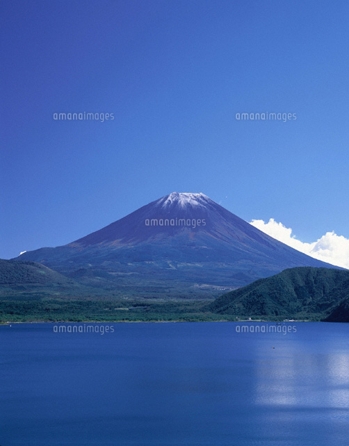 本栖湖と富士山の風景 夏 山梨県
(c)TATSUO SAEKI/SEBUN PHOTO