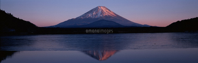 精進湖の夕照 山梨県
(c)TATSUO SAEKI/SEBUN PHOTO