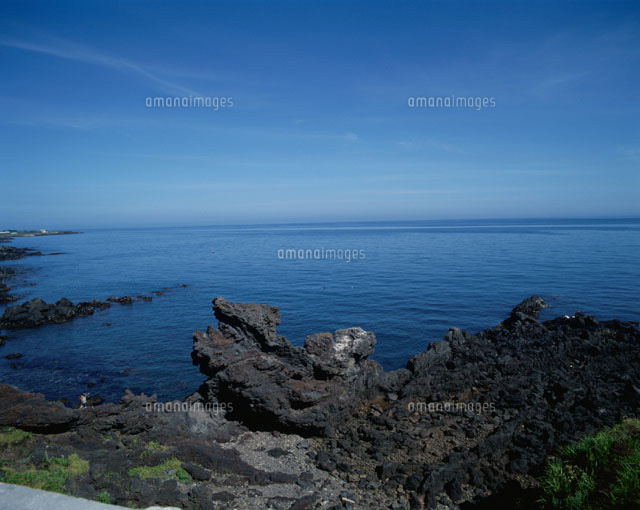 済州十景の一つ龍頭岩(ヨンドウアム) 済州島 韓国
(c)STUDIO SATO/orion