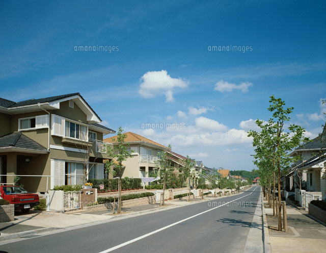 新緑の住宅街
(c)STUDIO SATO/orion