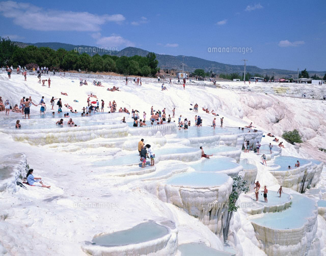 石灰棚の温泉プールで遊ぶ風景 パムッカレ トルコ
(c)SAN HOYANO/SEBUN PHOTO