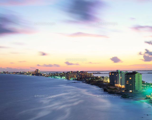 カンクンビーチの夕景 メキシコ
(c)SAN HOYANO/SEBUN PHOTO