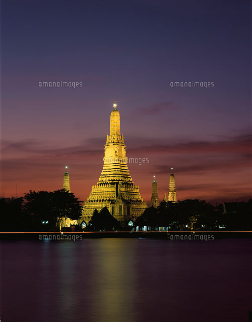 暁の寺ワットアルン夕景 バンコク タイ
(c)GAKU HOYANO/SEBUN PHOTO