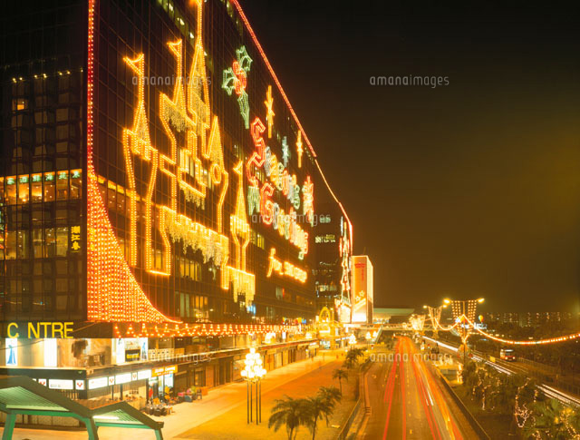 九龍地区のクリスマスイルミネーションと光跡 香港
(c)GAKU HOYANO/SEBUN PHOTO