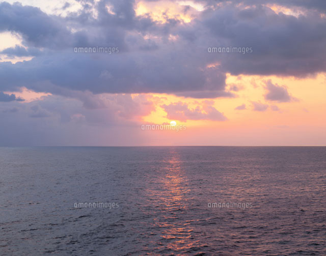 カリブ海の水平線と夕日 ネグリル ジャマイカ
(c)GAKU HOYANO/SEBUN PHOTO