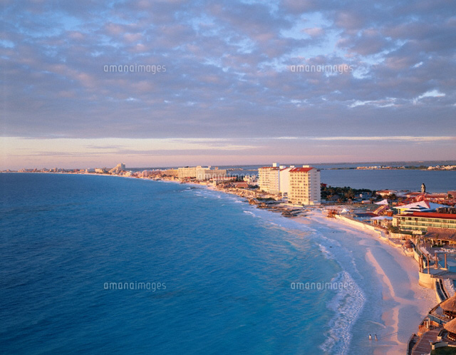 カンクンビーチ全景 メキシコ
(c)GAKU HOYANO/SEBUN PHOTO