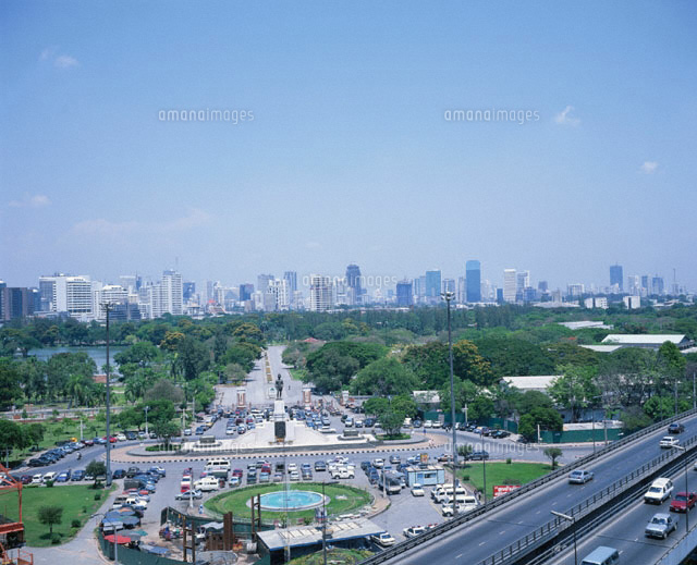 ルンピニ公園とバンコクのビル街 タイ
(c)WEST SIDE/SEBUN PHOTO