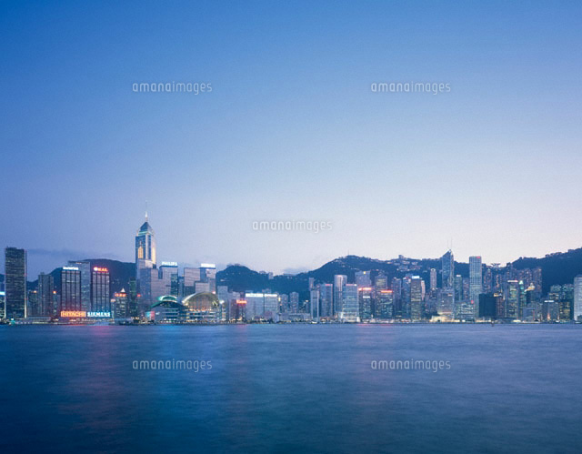 九龍から見た香港島の夜景
(c)WEST SIDE/SEBUN PHOTO