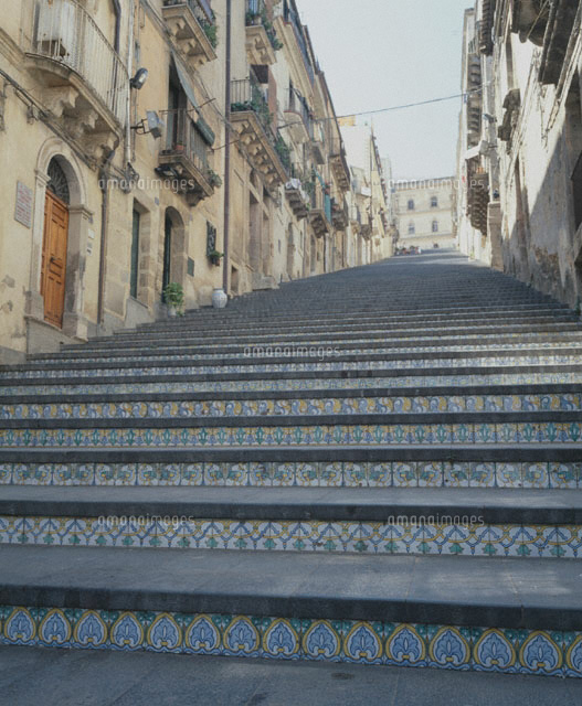 スカーラの陶器の階段の風景 カルタジローネ イタリア
(c)WEST SIDE/SEBUN PHOTO