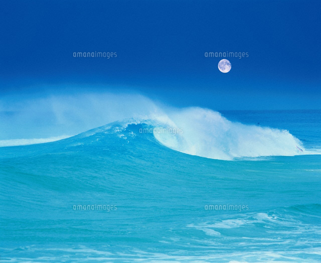 波と月 オアフ島 ハワイ
(c)NAOTO SHIBUYA/orion