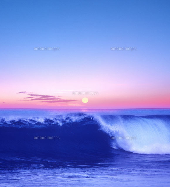 波と朝日
(c)NAOTO SHIBUYA/orion