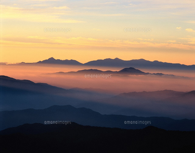 朝の山並み 乗鞍 長野県
(c)TAKASHI SATO/SEBUN PHOTO