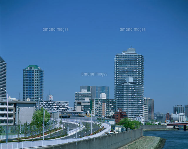 道路とリバーシティー21 東京都
(c)TAKASHI SATO/SEBUN PHOTO