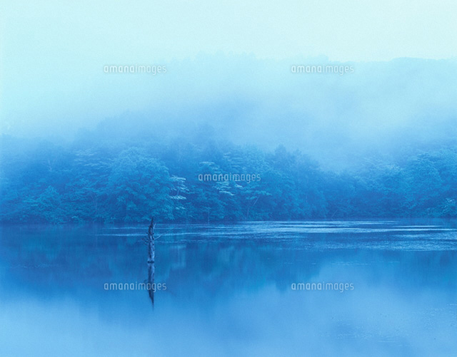 朝霧の鏡池 長野県
(c)TAKASHI SATO/SEBUN PHOTO